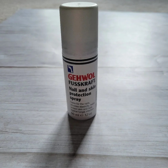 GEHWOL Fusskraft Nail and Skin  Protection Spray 50ml - Picture 2 of 3